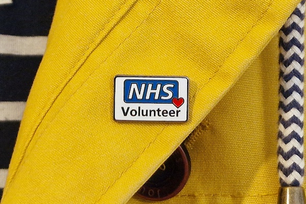 Image 1 of 'Mini NHS Volunteer pin badge'